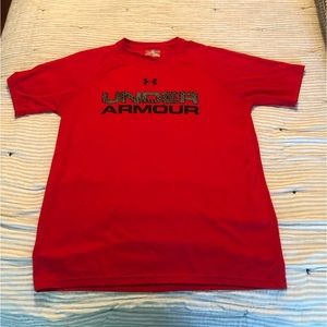 Red Under Armour Heatgear T-shirt size medium loose fit